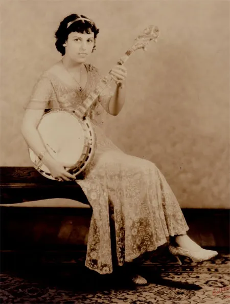 Bunny in white lace – seated