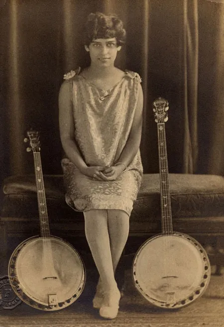 Bunny with two banjos