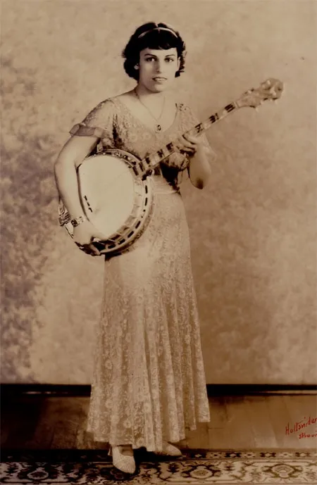 Bunny in white lace – standing